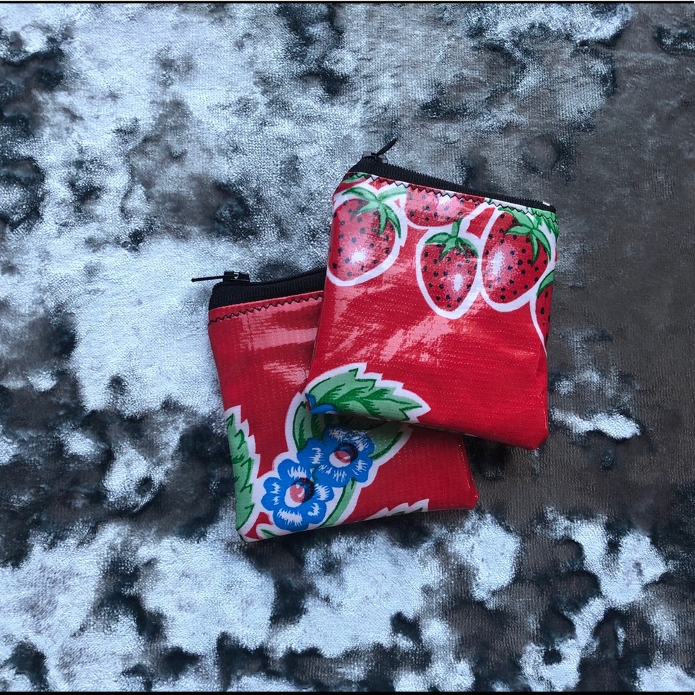 Strawberry coin purse w zipper